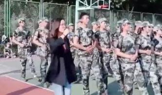 军训跳舞原视频吃瓜,揭秘幕后吃瓜趣事